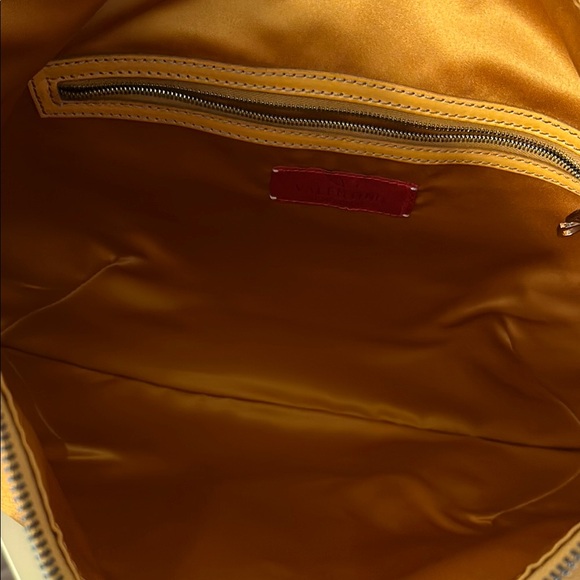Valentino Garavani Vintage Mustard Leather Shoulder Bag - Picture 13 of 14